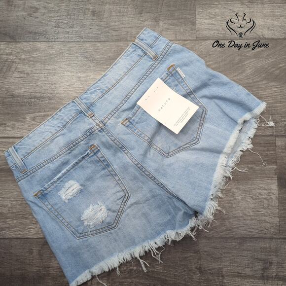 Nature High Rise Denim Shorts Size L - Picture 7 of 7